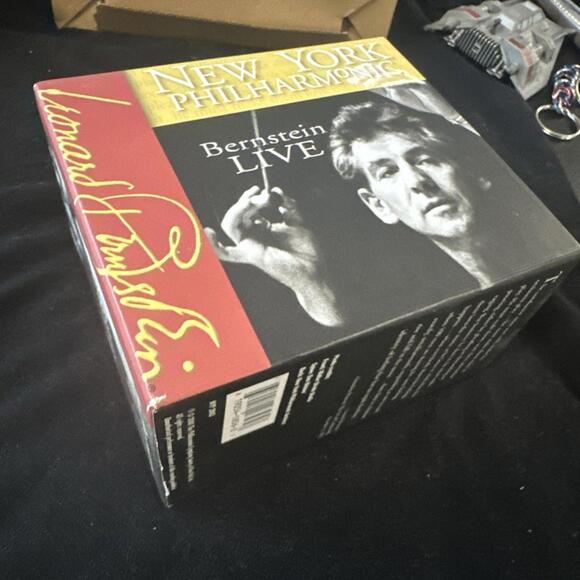 New York Philharmonic - Bernstein Live Box Set Of 10 Discs And Program Notes - Picture 1 of 4